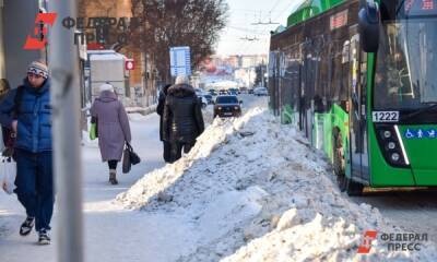 Свердловскому городу грозит транспортный коллапс: некому убирать снег