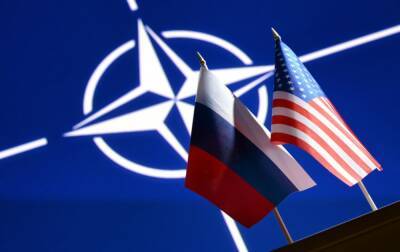 Россия даст военный ответ, если НАТО продолжит "давить": заявление