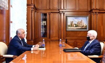 Премьер Азербайджана встретился с послом России