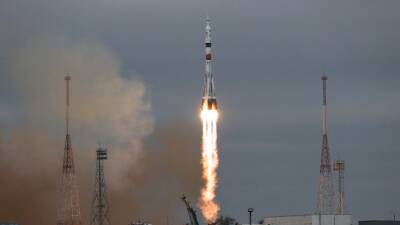 «Союз МС-20» с космическими туристами отстыковался от МКС
