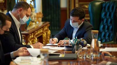 Зеленский подписал закон о двойном гражданстве