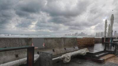 Буря "Кармель": ветры и дожди бушуют на севере и в центре Израиля