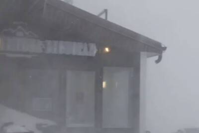 Несколько горнолыжных трасс Сочи закрыли из-за сильного снегопада