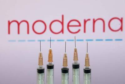 Moderna сообщила об эффективности бустерной дозы ее вакцины против Омикрона и мира