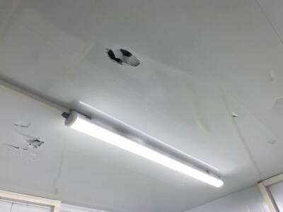 Дыры в потолке детского центра Ухты проделали школьники