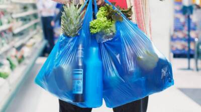 Правительство установило минимальные розничные цены на пластиковые пакеты