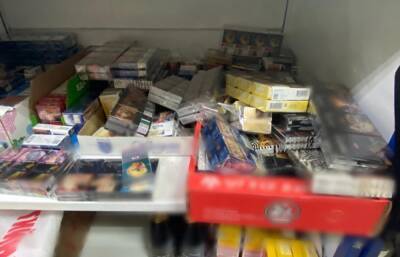 У предпринимательницы в Тверской области изъяли почти 2 тысячи пачек контрафактных сигарет