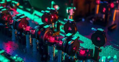 Ученые собираются запустить квантовый Интернет, передающий данные со "скоростью света"
