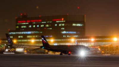 РИА Новости: сообщивший о неисправности самолёт успешно сел Шереметьево