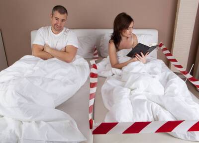 Сексологи заявляют, что залог страсти в браке - это сон в раздельных спальнях