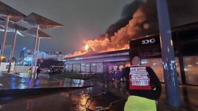 Ресторан сгорел дотла во время бури в Ришон ле-Ционе