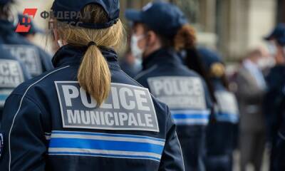Мужчина с ножом взял в заложники двух женщин на востоке Парижа