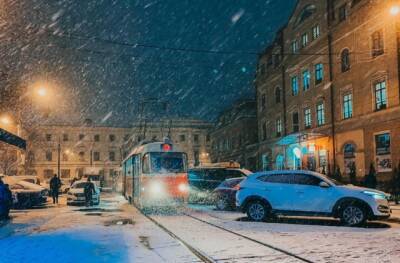 В Киеве пришла настоящая зима: яркие кадры мощного снегопада (ФОТО)