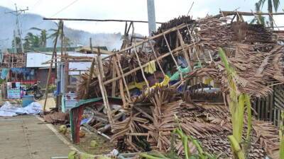 Число жертв тайфуна на Филиппинах выросло до 375