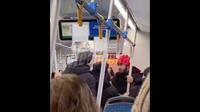 В Новой Москве пассажиры автобуса спасли женщину-контролера от нападения мигрантов - Русская семерка