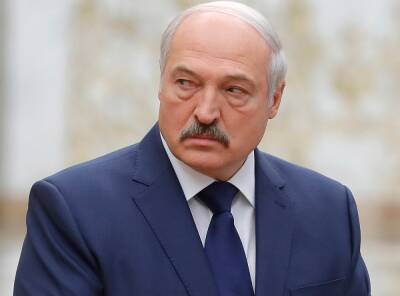 Лукашенко встал на распутье и не двигается