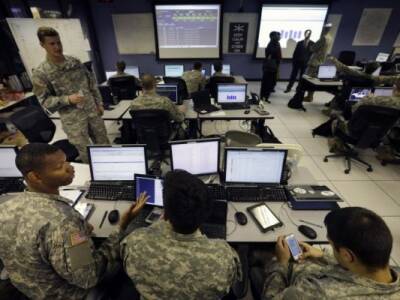 СМИ: Британия и США направили на Украину экспертов по кибератакам