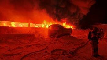 В Вологде сгорел огромный производственный цех