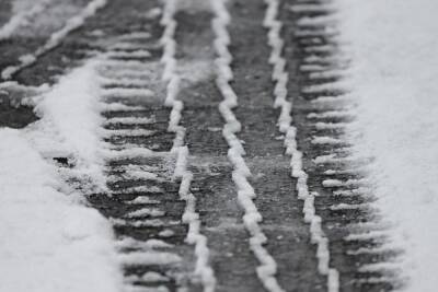 Упавшая льдина повредила радиатор автомобиля в Карелии