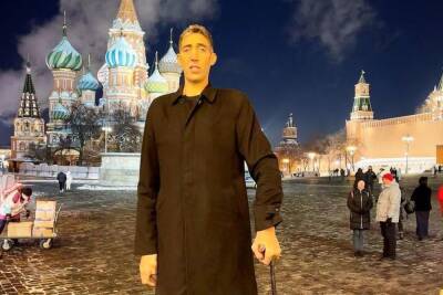 Самый высокий человек в мире приехал в Россию за невестой