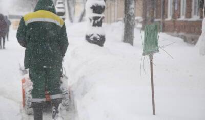 Мэр Уфы заявил, что полную уборки улиц от снега уйдет два дня