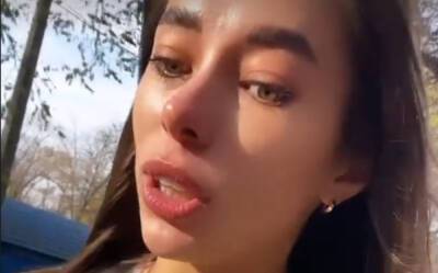 "Мисс Украина Вселенная" Неплях с бинтами на лице показала кадры из больницы: "После операции по удалению..."