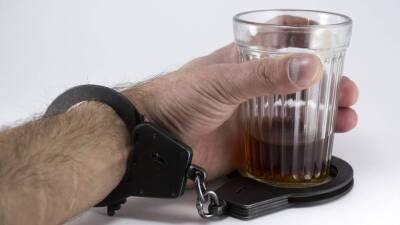 Нарколог Стеценко заявил о разрушении личности при алкоголизме