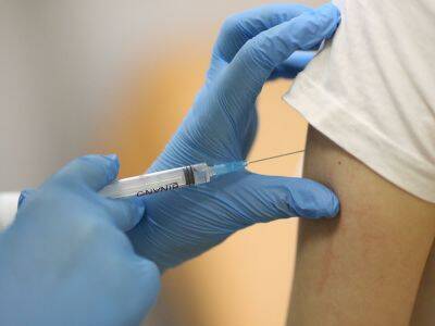 В календарь профилактических прививок в РФ включена вакцинация подростков от Covid