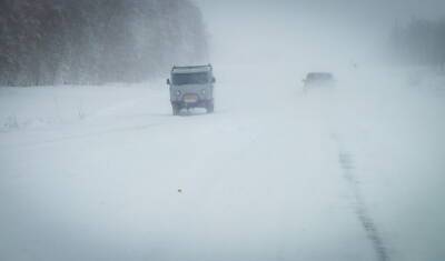В Уфе из-за обильного снегопада продлили ограничение на въезд в город