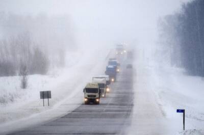 Въезд грузового транспорта в Уфу ограничили из-за сильного снегопада