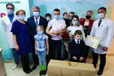 Юбилейный - тысячный младенец родился в Зеленодольске под занавес 2021 года