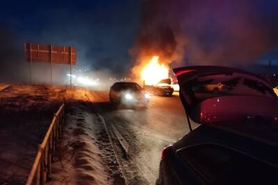 Утром 21 декабря на Северной окружной дороге в Рязани сгорел Ford