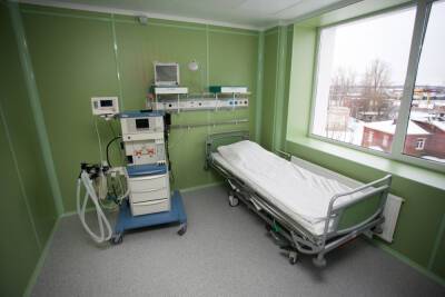 Число коек для COVID-больных сократили в Псковской области