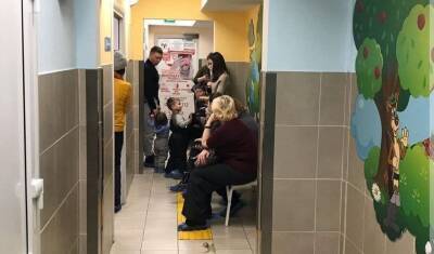Тюменцы жалуются на очереди в поликлиниках