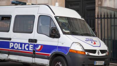 МВД Франции: Удерживавший женщину в заложниках мужчина задержан