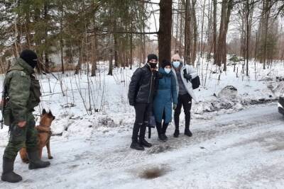 Иностранцев-нелегалов поймали в лесу псковские пограничники