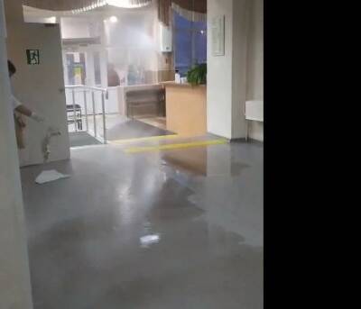 В Ноябрьске кипятком затопило хирургический корпус городской больницы