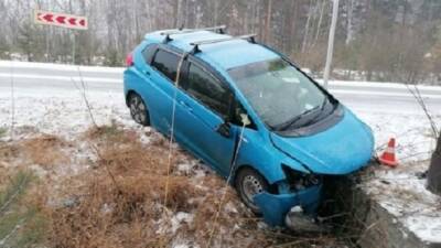 Под Саяногорском иномарка врезалась в столб – пострадала женщина - usedcars.ru - респ. Хакасия - Саяногорск