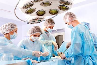 Тверские нейрохирурги проводят сложные операции на сосуды