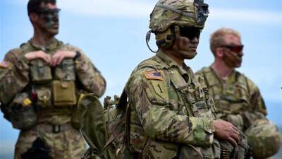 Около 100 американских военнослужащих уличили в экстремистской деятельности