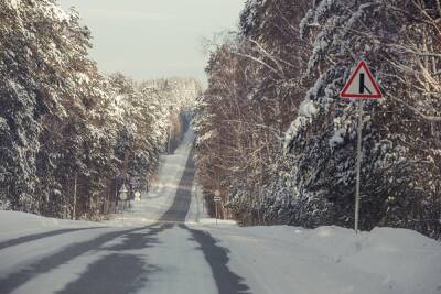 Из-за сильных морозов на севере Свердловской области ввели патрулирование трасс