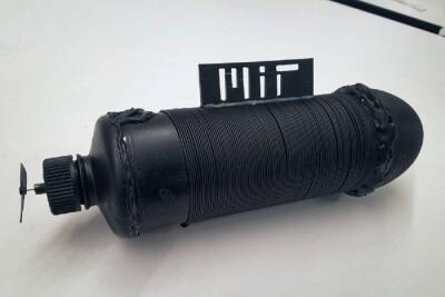 Инженеры MIT создали батарею из гибкого волокна — ее длина достигает рекордных 140-метров