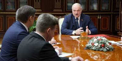 Лукашенко поставил в пример чиновникам Россию