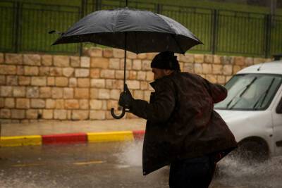 В Гуш Дане усиливается дождь: что еще ожидает Израиль во вторник?