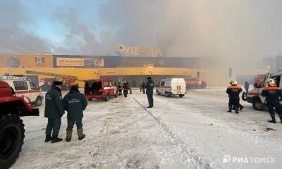 Более 110 человек эвакуировали из горящего гипермаркета «Лента»
