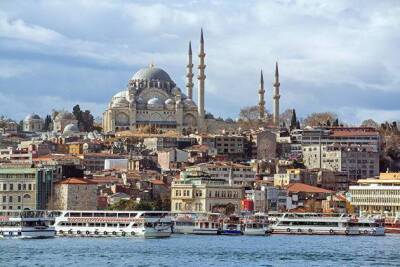 Биржа Стамбула вновь приостанавливала работу из-за падения фондового индекса более чем на 5%