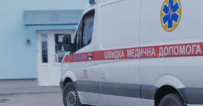 В центре Киева охраннику магазина проломили череп за просьбу надеть маску (видео)