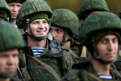 Зарплаты российским военным будут повышать сверх плана