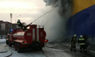 В томском гипермаркете «Лента» в результате пожара обрушилась кровля