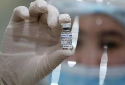 Сербский министр назвал "Спутник V" самой эффективной вакциной против омикрон-штамма